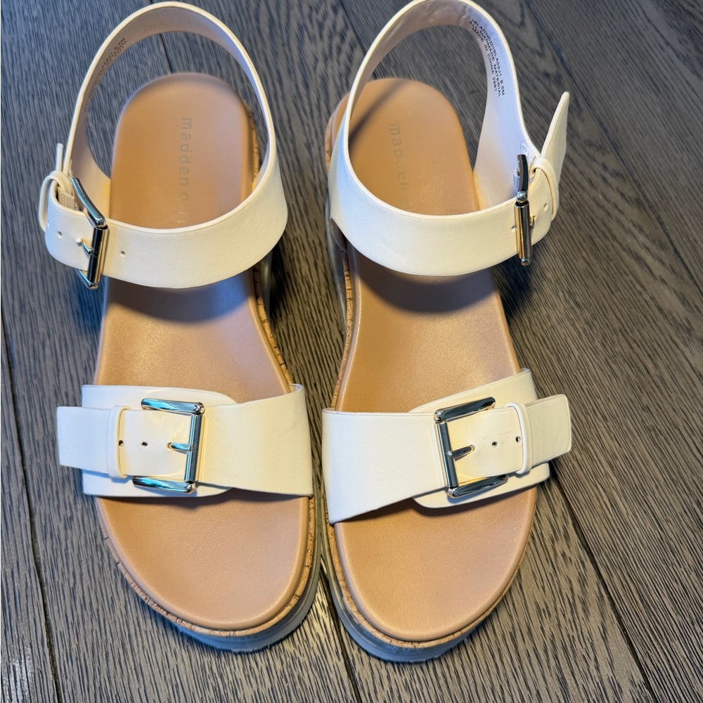 ISLAND WEDGE SANDAL  Size 9.5 Color Bone